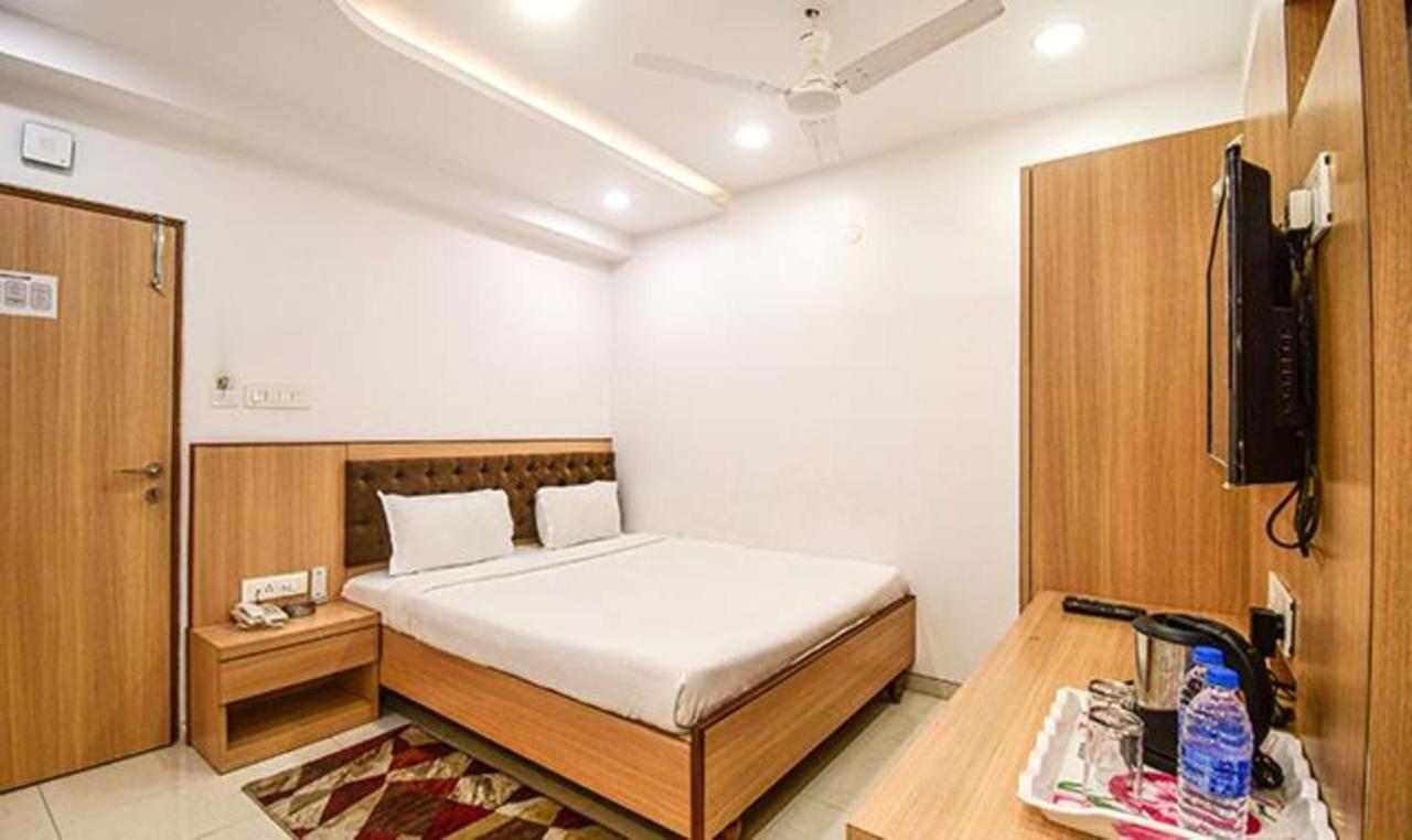 Fabhotel Stay Inn International - Nr Sealdah Station Колката Екстер'єр фото